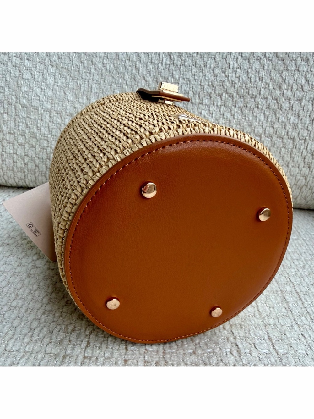 Rachel Zoe Woven Straw Cylinder Vanity Bucket Bag Crossbody Top Handle Studded - Picture 4 of 10